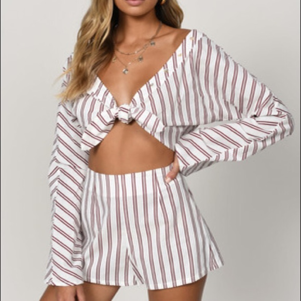 Noelle Front Tie Crop Top in white